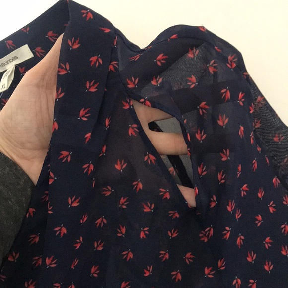 Maurices XL blouse w/ defects - Picture 4 of 5